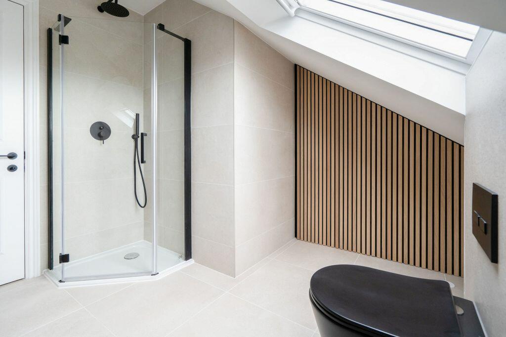 CONTEMPORARY BATHROOM IN AN EDINBURGH LOFT CONVERSION